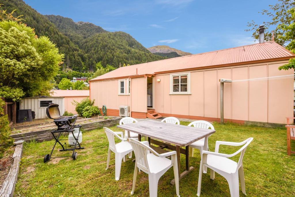 Central Peach - Queenstown Holiday Home Zewnętrze zdjęcie