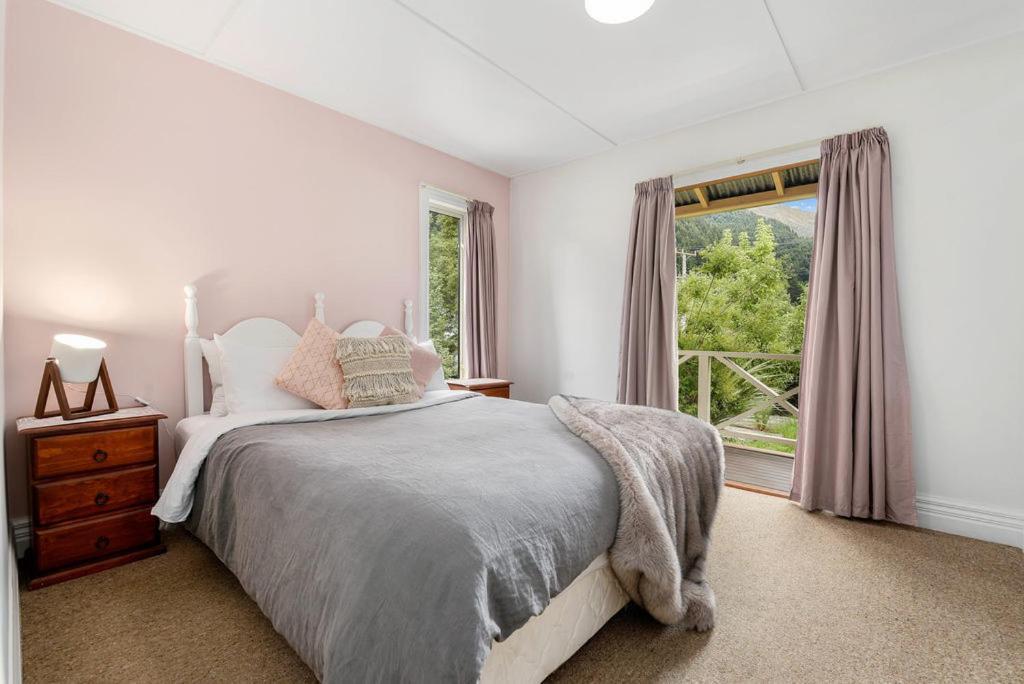 Central Peach - Queenstown Holiday Home Zewnętrze zdjęcie