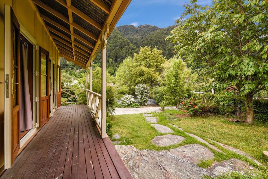 Central Peach - Queenstown Holiday Home Zewnętrze zdjęcie